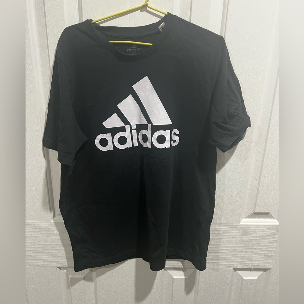 Black adidas tshirt - Picture 1 of 3